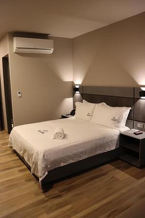 Giluxe Hotel